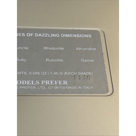 Models prefer eight lip shines of dazzling dimensions palette rose quartz ruby - Picture 11 of 12